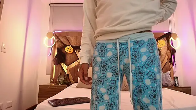 genessis  david online show from 10-11-25, 04:22