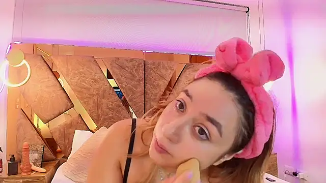 genessis  david online show from 11-17-25, 04:07