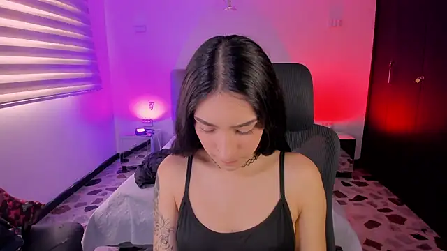 Snapshot of AlliceCopper chatting on 11-05-25, 02:17 AlliceCopper online show from 11-05-25, 02:17