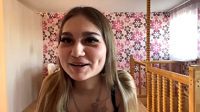 ellieluvureyes online show from 10-02-25, 11:28