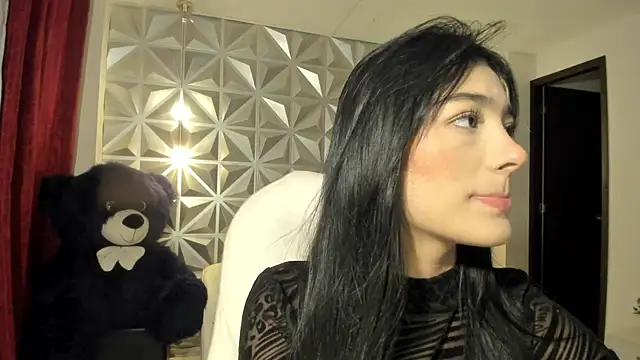 zoerouse  online show from 12-01-25, 08:25