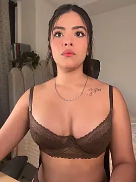 Sara-Evans online show from 11-13-25, 12:20