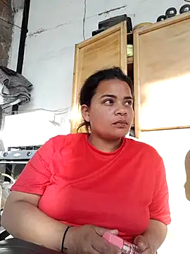 Zaphyra18 online show from 10-19-25, 09:04