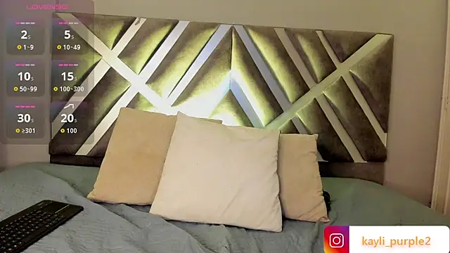 kaylii purple online show from 10-11-25, 04:12