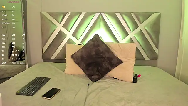 kaylii purple online show from 11-07-25, 04:34