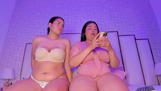 Mia and lexy online show from 10-10-25, 02:32