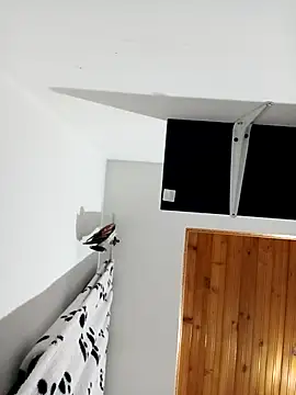 Snapshot of coupledesire18 chatting on 11-22-25, 11:26 coupledesire18 online show from 11-22-25, 11:26