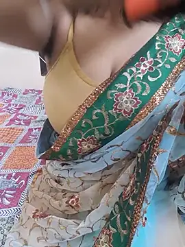 Snapshot of Sexy_Mal89 chatting on 10-14-25, 07:31 Sexy Mal89 online show from 10-14-25, 07:31