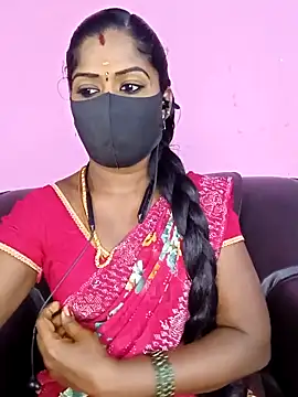 Snapshot of tamilammukuttyy chatting on 10-15-25, 03:17 tamilammukuttyy online show from 10-15-25, 03:17