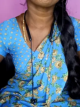 Snapshot of tamilammukuttyy chatting on 10-16-25, 05:30 tamilammukuttyy online show from 10-16-25, 05:30