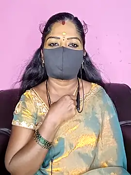 Snapshot of tamilammukuttyy chatting on 10-19-25, 10:54 tamilammukuttyy online show from 10-19-25, 10:54