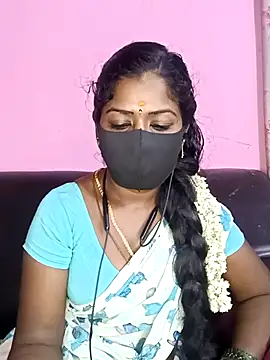 Snapshot of tamilammukuttyy chatting on 10-25-25, 09:42 tamilammukuttyy online show from 10-25-25, 09:42