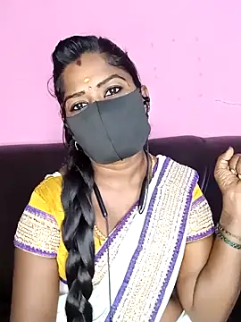 Snapshot of tamilammukuttyy chatting on 11-06-25, 03:35 tamilammukuttyy online show from 11-06-25, 03:35