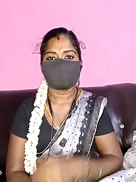 Snapshot of tamilammukuttyy chatting on 11-11-25, 03:01 tamilammukuttyy online show from 11-11-25, 03:01