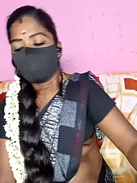 Snapshot of tamilammukuttyy chatting on 11-16-25, 03:12 tamilammukuttyy online show from 11-16-25, 03:12