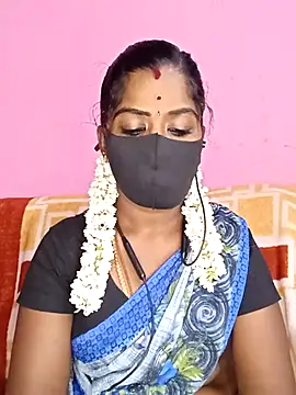 Snapshot of tamilammukuttyy chatting on 11-17-25, 04:57 tamilammukuttyy online show from 11-17-25, 04:57