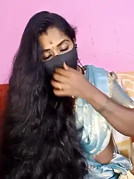 Snapshot of tamilammukuttyy chatting on 11-18-25, 05:17 tamilammukuttyy online show from 11-18-25, 05:17