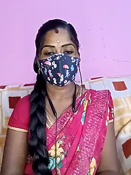 Snapshot of tamilammukuttyy chatting on 11-24-25, 01:44 tamilammukuttyy online show from 11-24-25, 01:44