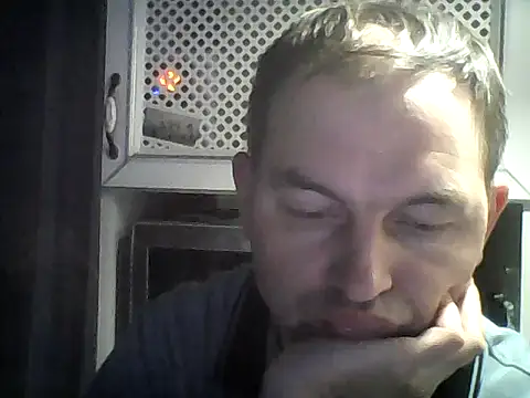 Snapshot of SummerArthur chatting on 09-29-25, 04:23 SummerArthur online show from 09-29-25, 04:23