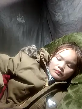 xinhxinhcute online show from 12-15-25, 07:56