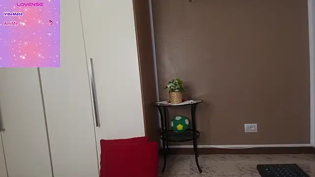 Snapshot of ScarletVerdi chatting on 11-22-25, 07:51 ScarletVerdi online show from 11-22-25, 07:51