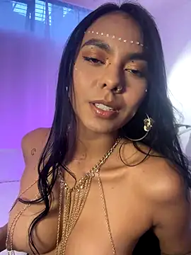 GiorgiaLuxee online show from 10-15-25, 10:10