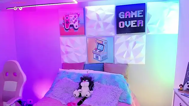 LindaWz  online show from 11-14-25, 04:11