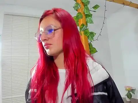 Vaiiolett  online show from 11-25-25, 12:27