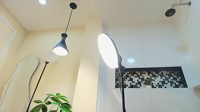 keila hott20 online show from 10-20-25, 01:55