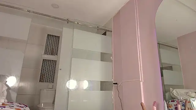 keila hott20 online show from 11-13-25, 02:54