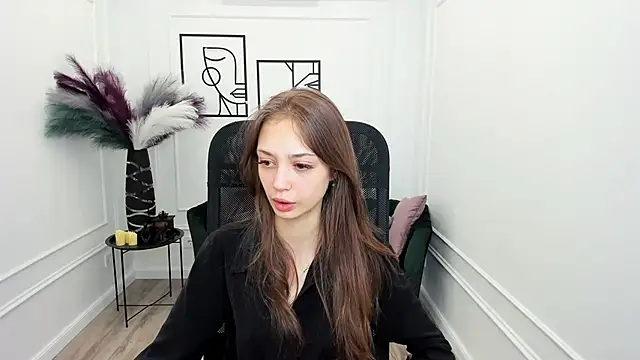 Snapshot of EmilyGraydis chatting on 11-19-25, 04:23 EmilyGraydis online show from 11-19-25, 04:23