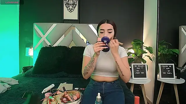 Miia bunny online show from 10-24-25, 08:49