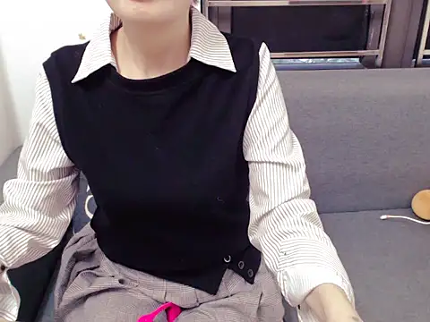 Snapshot of Funnygirl_9x chatting on 02-02-26, 02:32 Funnygirl 9x online show from 02-02-26, 02:32