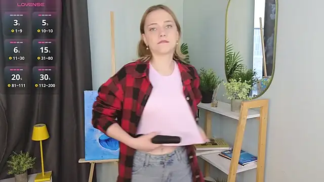 Snapshot of HollieCollelo chatting on 10-10-25, 03:16 HollieCollelo online show from 10-10-25, 03:16