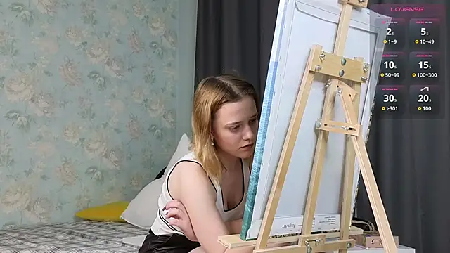 Snapshot of HollieCollelo chatting on 11-07-25, 03:17 HollieCollelo online show from 11-07-25, 03:17