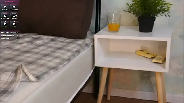 HollieCollelo online show from 02-15-26, 07:51