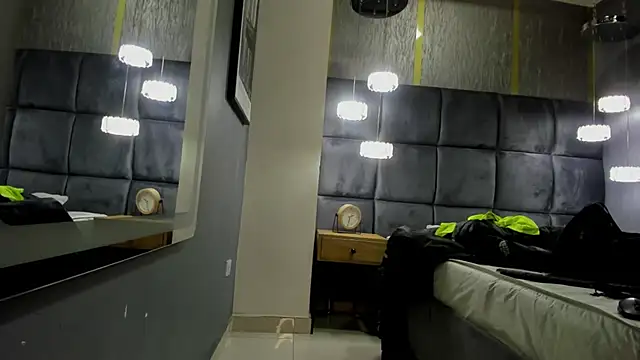 Snapshot of HunterHeat_ chatting on 09-20-25, 11:33 HunterHeat online show from 09-20-25, 11:33