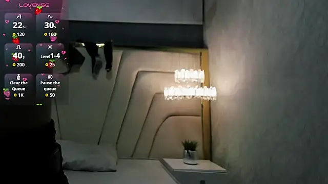 Snapshot of HunterHeat_ chatting on 10-02-25, 12:01 HunterHeat online show from 10-02-25, 12:01