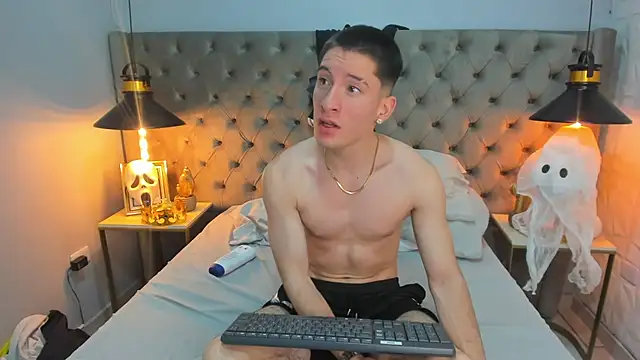 Snapshot of HunterHeat_ chatting on 10-04-25, 08:07 HunterHeat online show from 10-04-25, 08:07