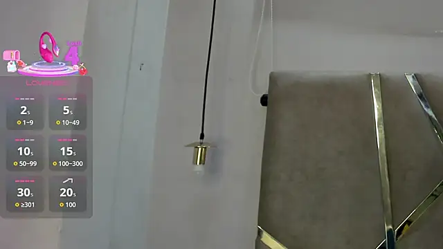 Snapshot of HunterHeat_ chatting on 10-12-25, 12:15 HunterHeat online show from 10-12-25, 12:15