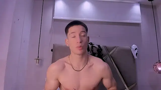 Snapshot of HunterHeat_ chatting on 10-22-25, 11:43 HunterHeat online show from 10-22-25, 11:43