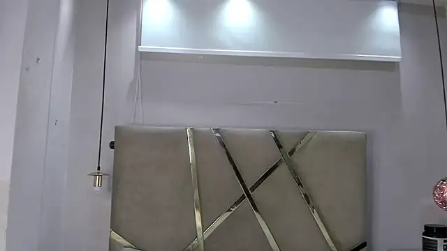 Snapshot of HunterHeat_ chatting on 10-31-25, 01:01 HunterHeat online show from 10-31-25, 01:01