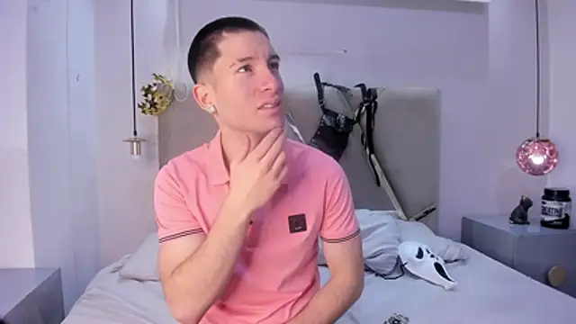 Snapshot of HunterHeat_ chatting on 11-01-25, 11:45 HunterHeat online show from 11-01-25, 11:45