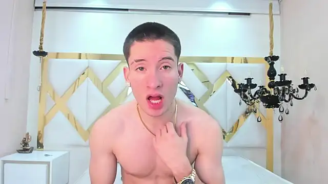 Snapshot of HunterHeat_ chatting on 11-03-25, 12:39 HunterHeat online show from 11-03-25, 12:39