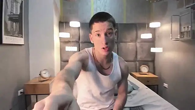 Snapshot of HunterHeat_ chatting on 11-05-25, 11:43 HunterHeat online show from 11-05-25, 11:43