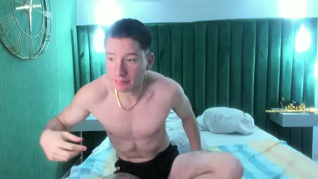 Snapshot of HunterHeat_ chatting on 11-18-25, 02:54 HunterHeat online show from 11-18-25, 02:54