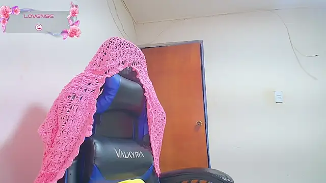 Miss Oriana online show from 10-19-25, 02:40