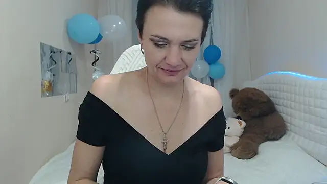 AvaSaturnian online show from 09-29-25, 12:10