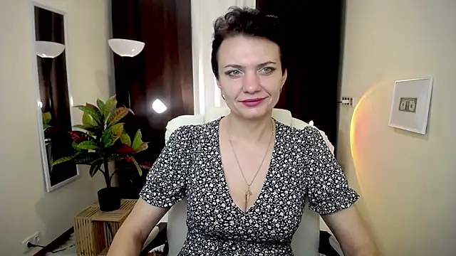 AvaSaturnian online show from 10-09-25, 12:25