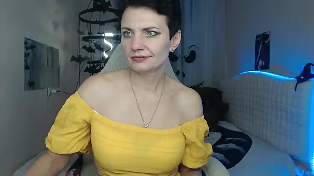 AvaSaturnian online show from 10-30-25, 01:23